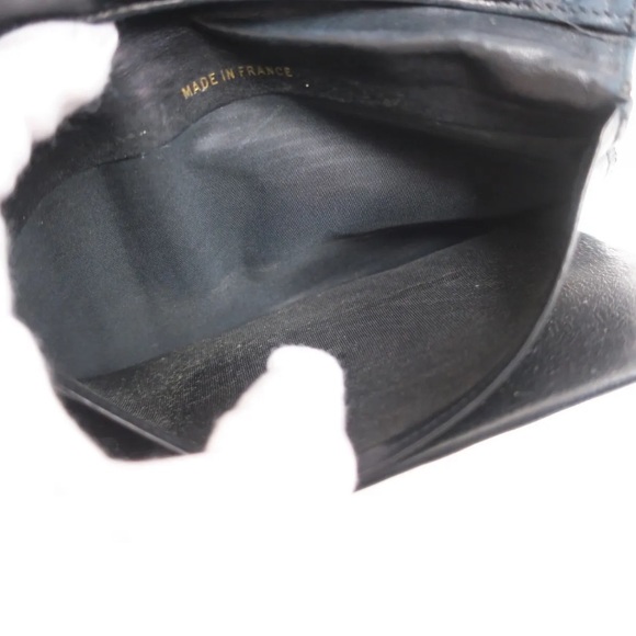 CHANEL caviar large CC long bifold wallet with front snap closure. - Picture 4 of 6